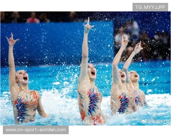 游泳运动员体态优雅像水中芭蕾 游泳运动员体态优雅像水中芭蕾