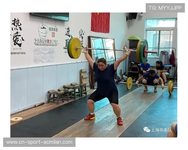 举重训练中心开放日吸引家长参观，青训热度持续上升