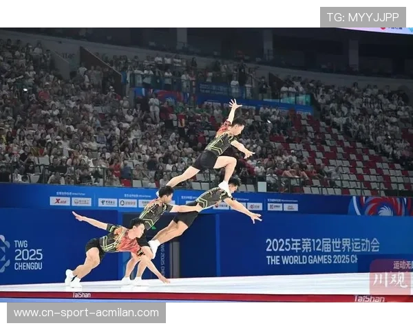 体操地板动作优雅绝伦——舞动在极致的艺术与力量之间